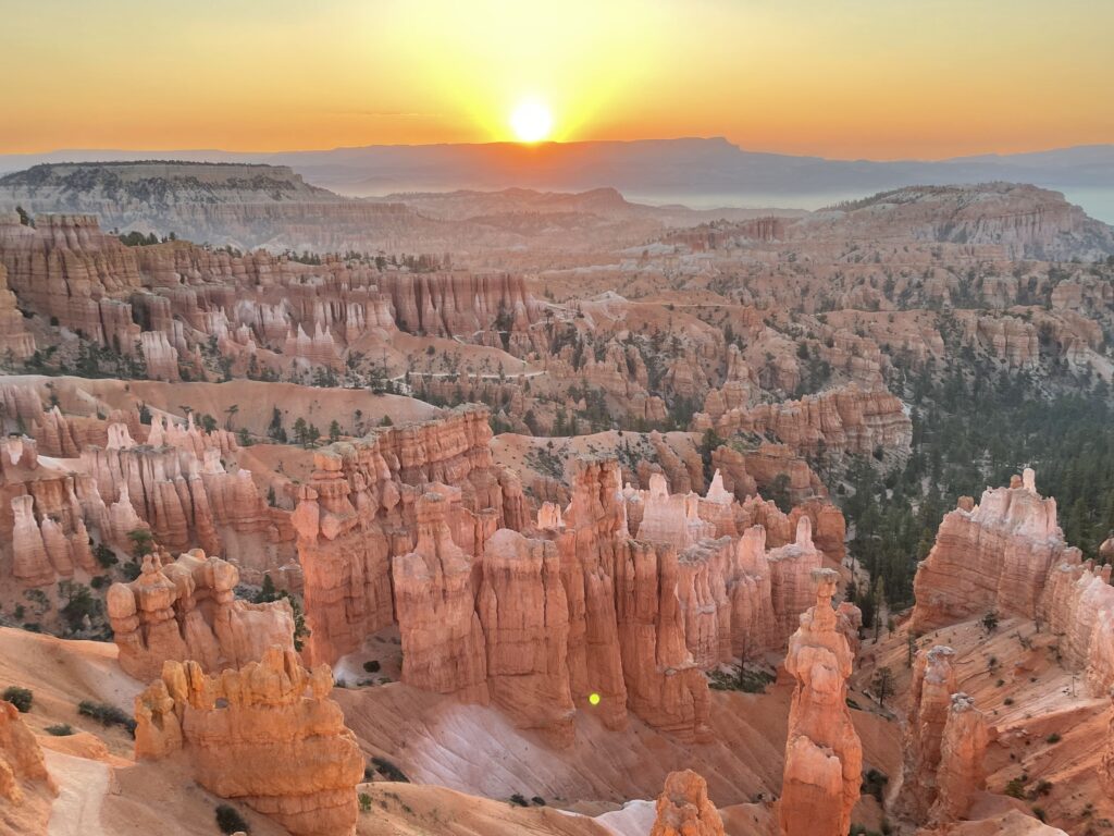 Sunrise over the hoodoos in Bryce Canyon National Park